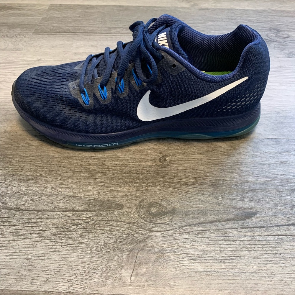 Men’s Nike Zoom Sneakers size 9.5